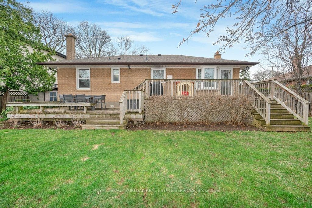 602 Stephens Crescent photo 25