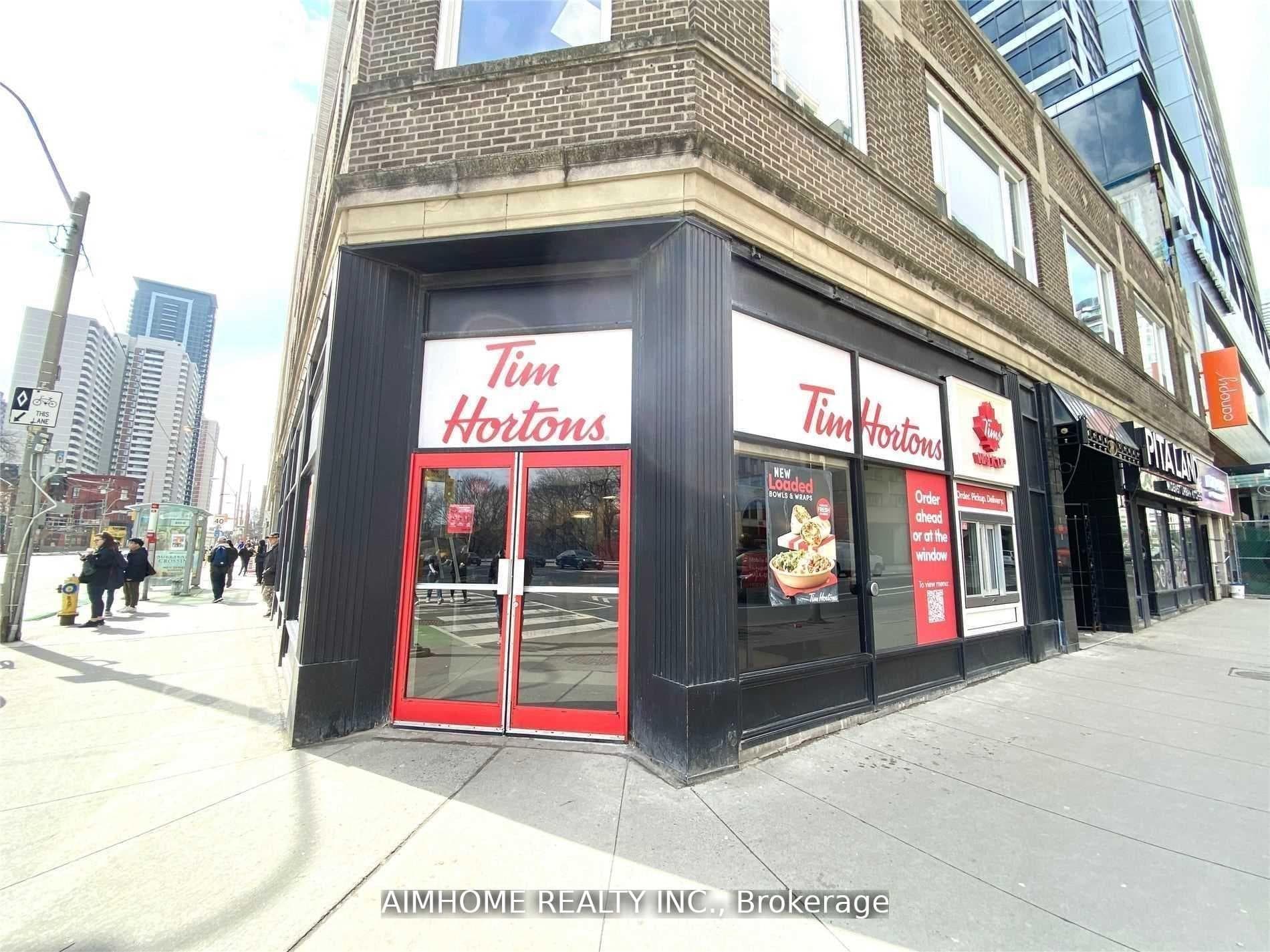 609 Sherbourne Street Unit 2210 photo 34