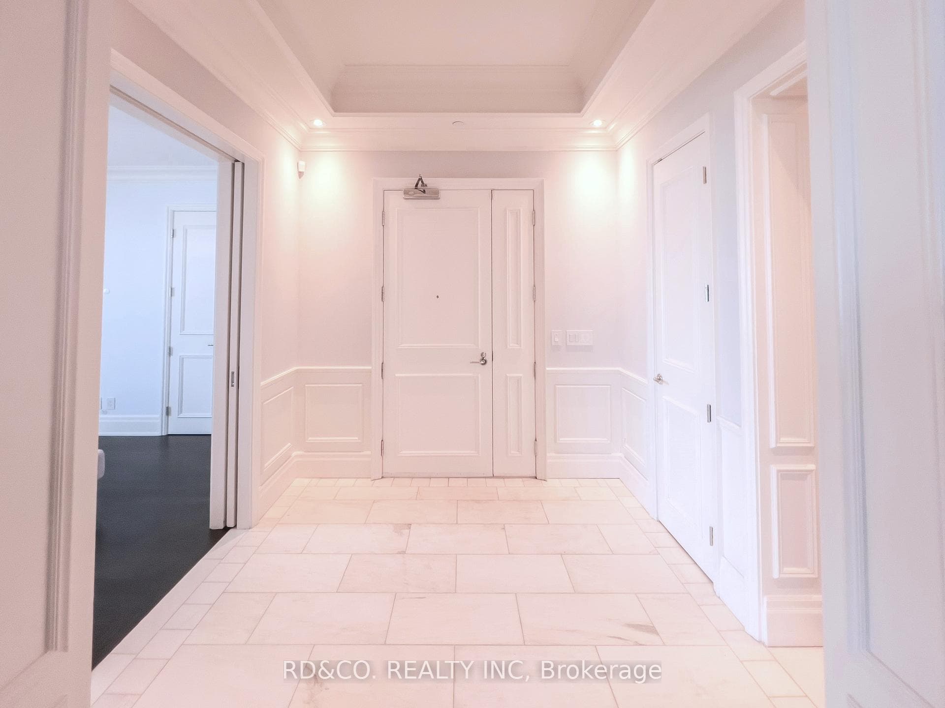 311 Bay Street Unit 5202 photo 1