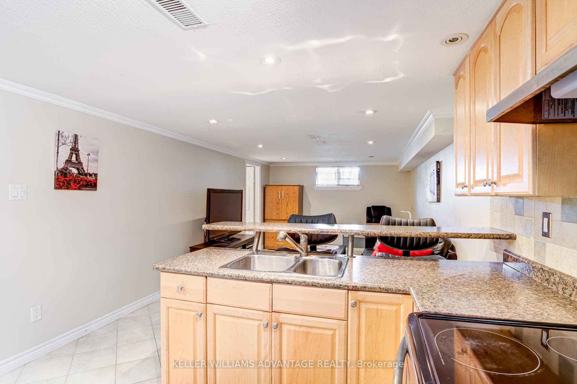 183 Glenwood Crescent Unit Lower photo 5