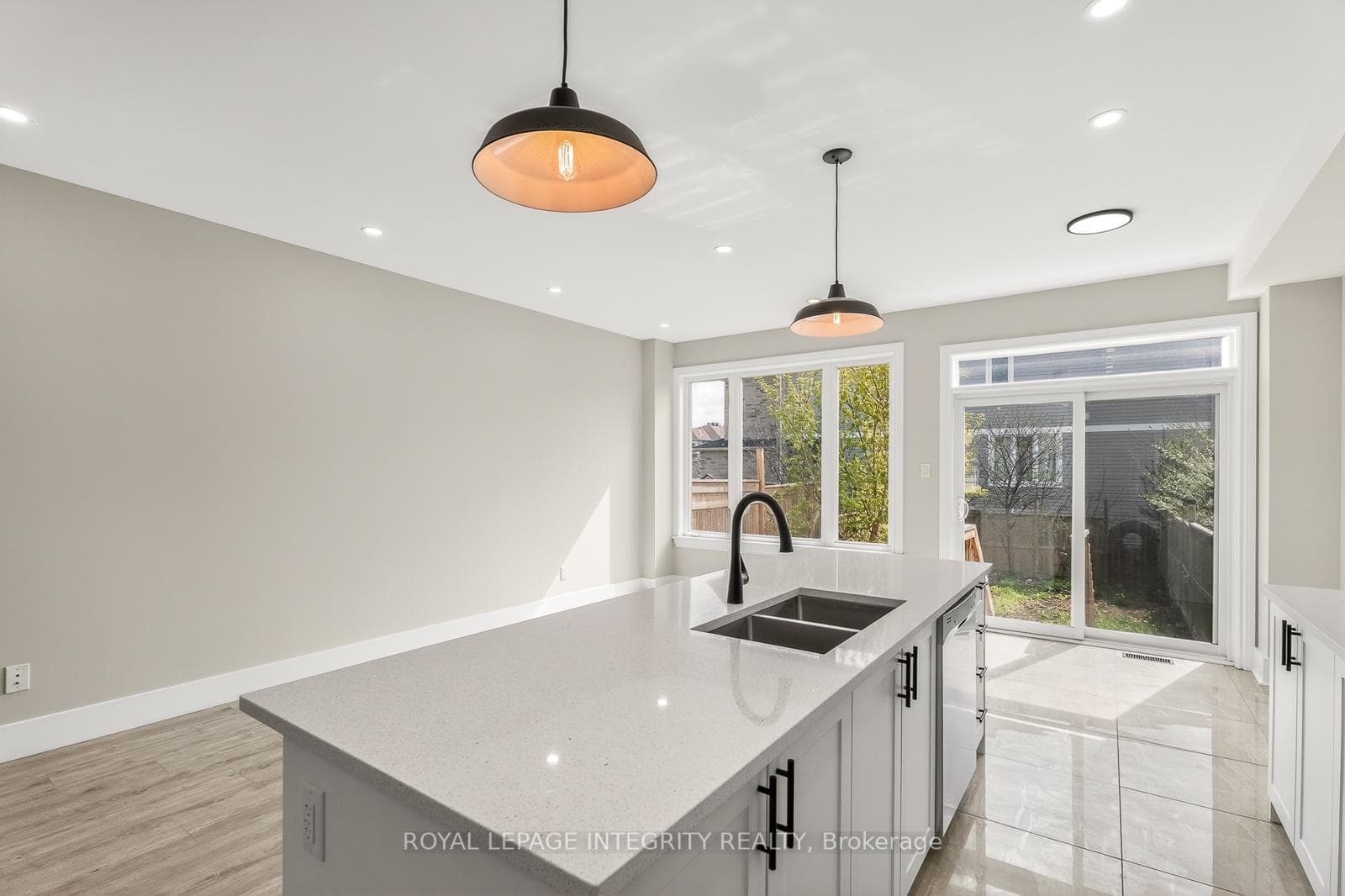 169 Desmond Trudeau Drive photo 21