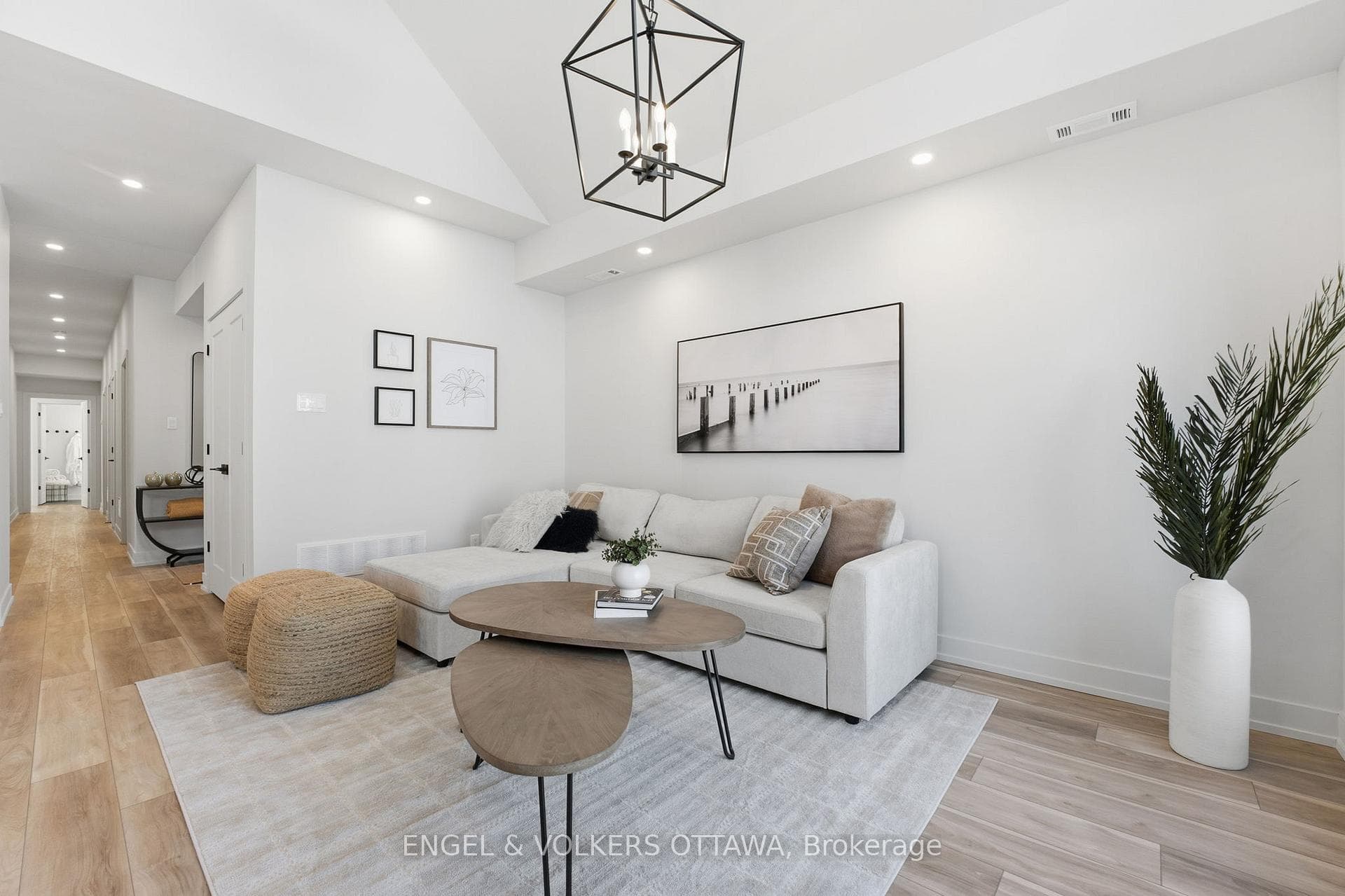 557 Bayview Drive photo 9