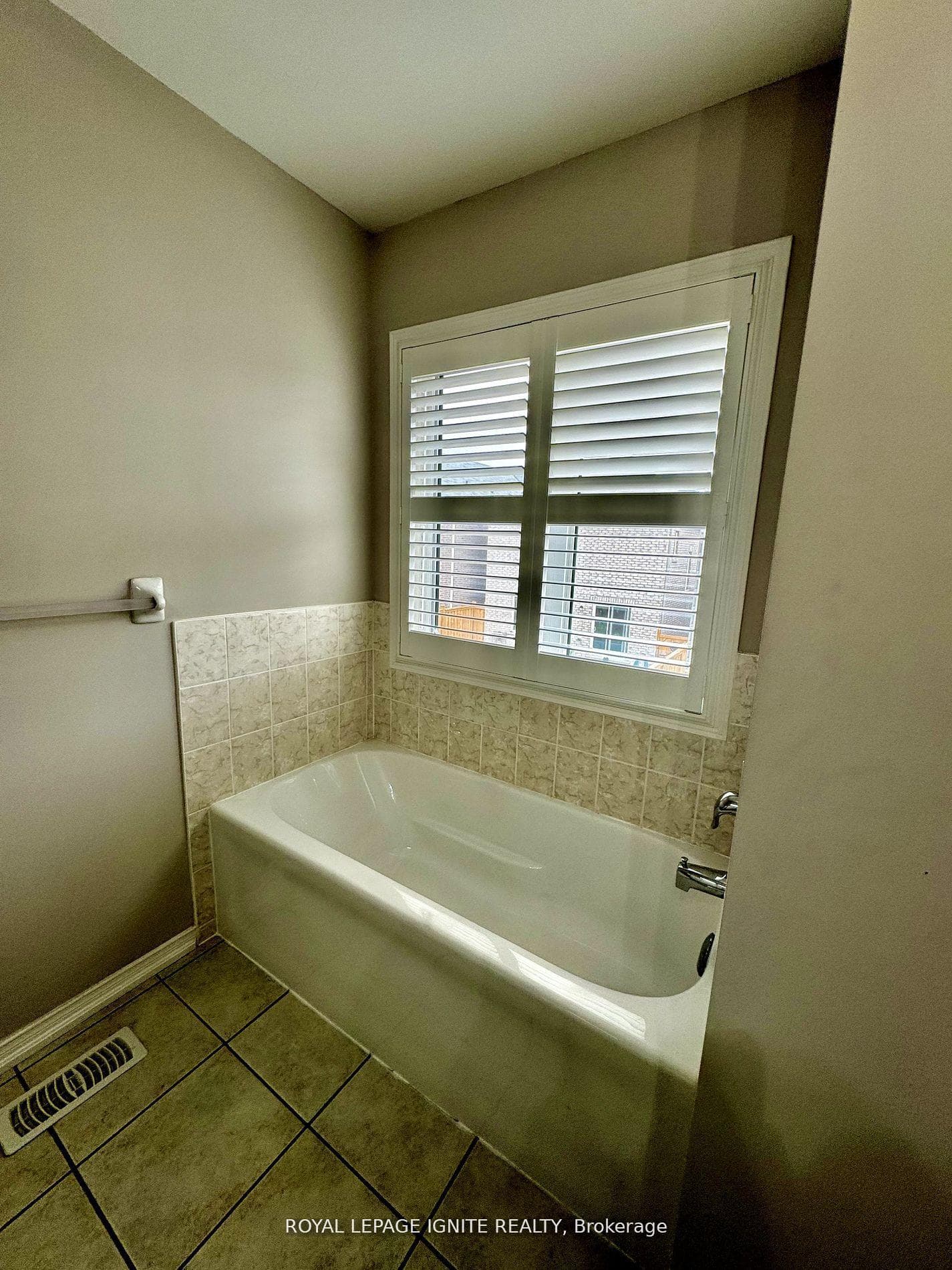 5 Holroyd Street Unit Upper photo 24