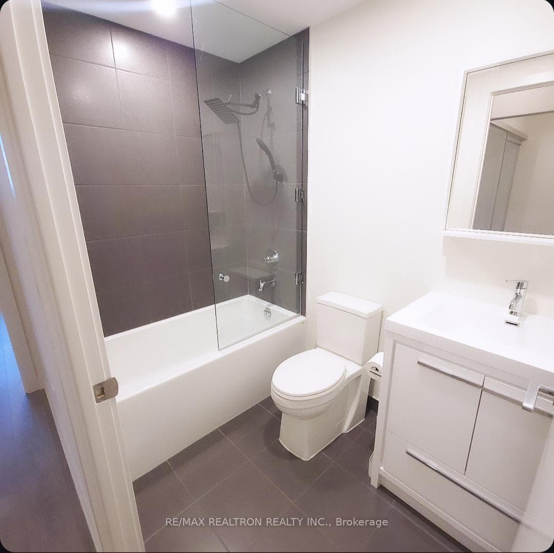 212 King William Street Unit 1317 photo 6