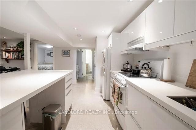 2251 Dundas Street Unit Lower photo 10