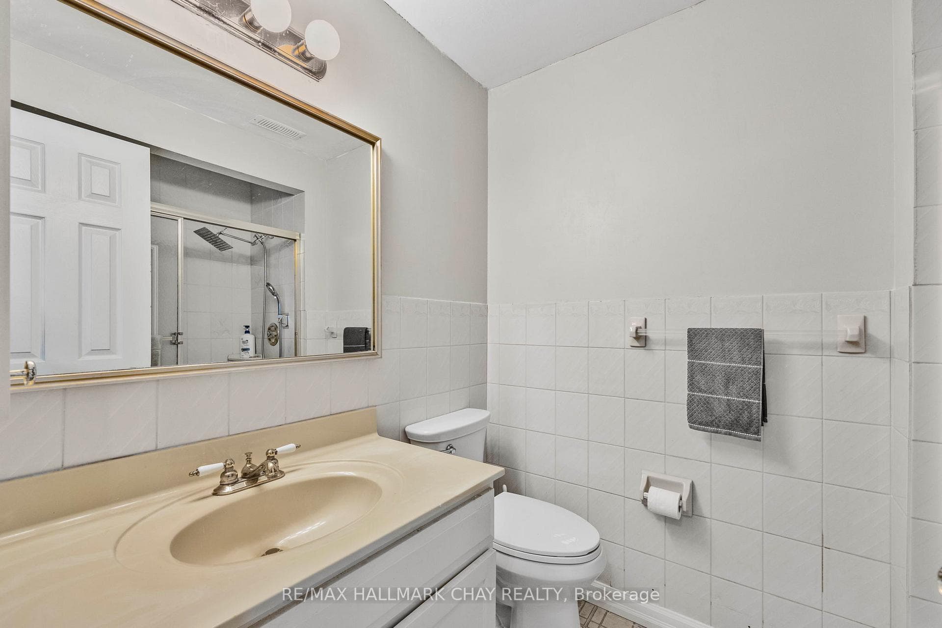 45 Davies Crescent photo 31