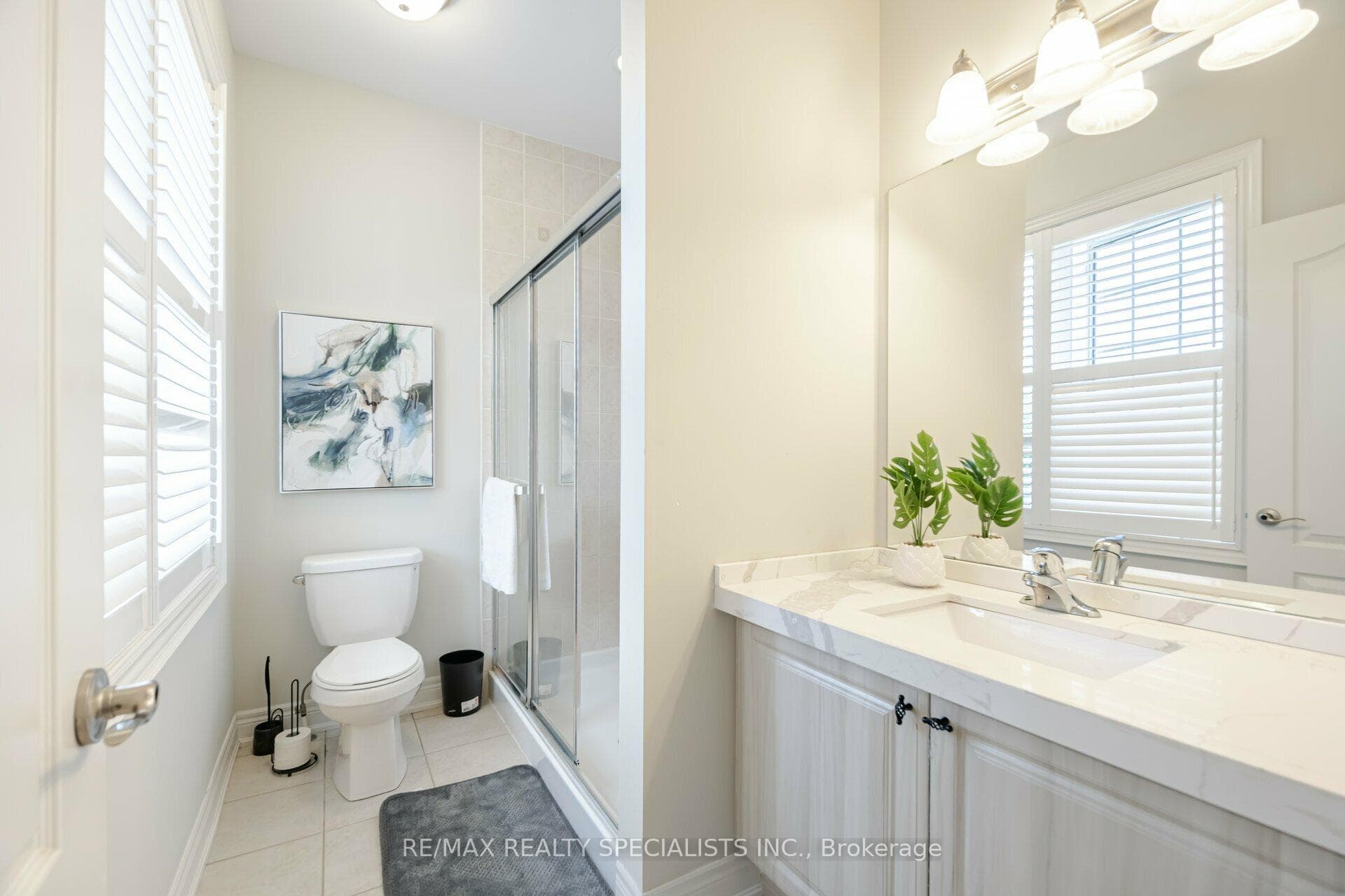 448 Dougall Avenue photo 25