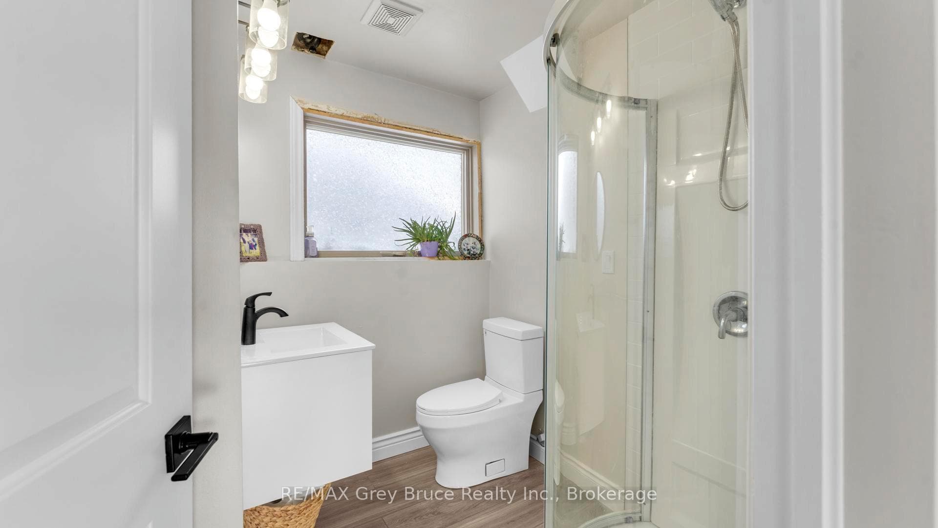 17 Bradley Street photo 28