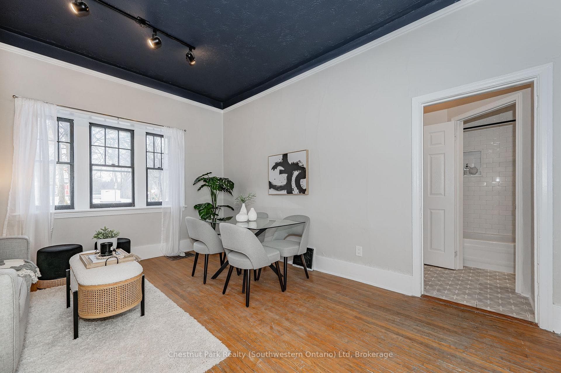 240 Woolwich Street photo 9