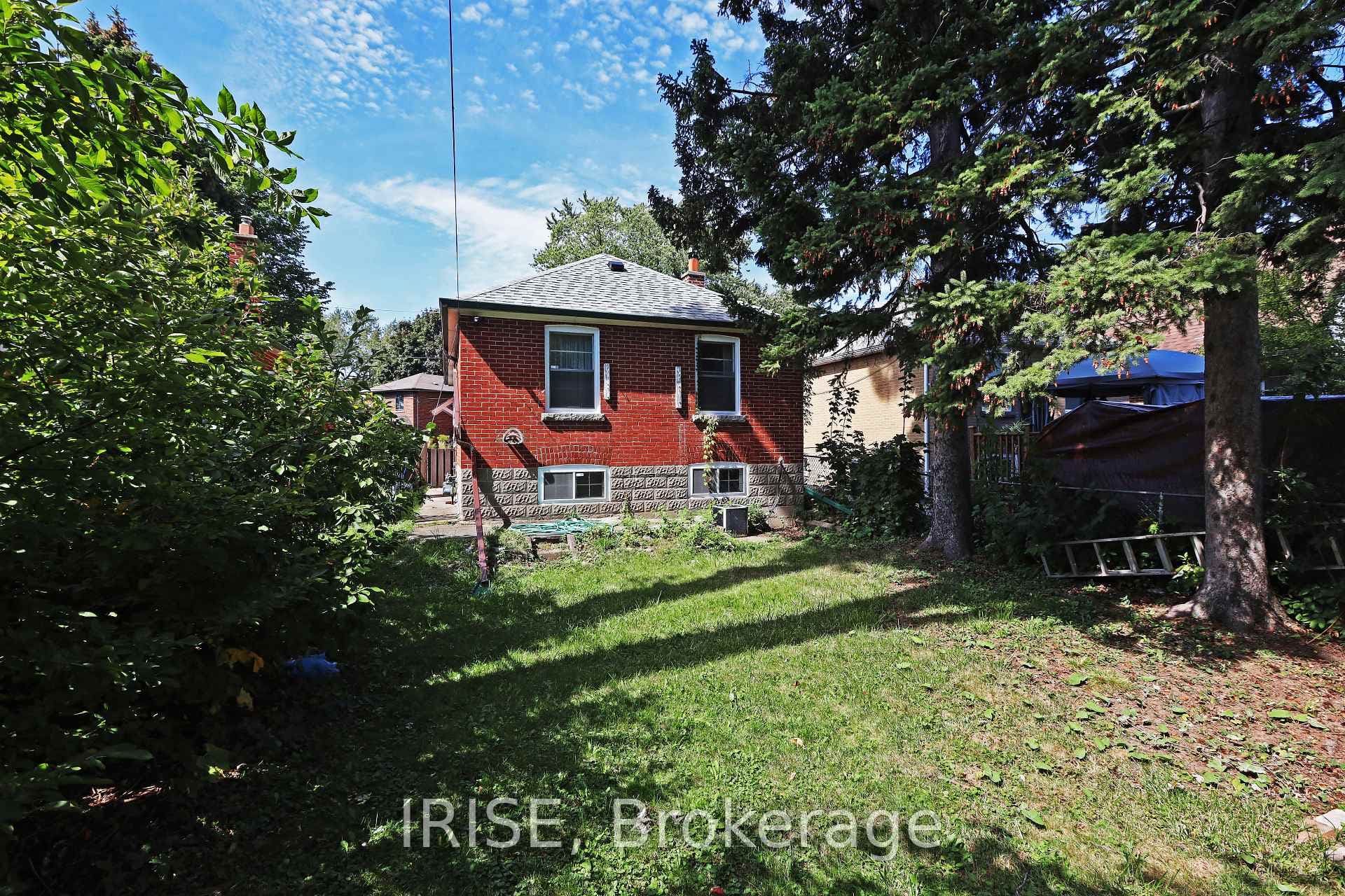 169 Mcintosh Street photo 35