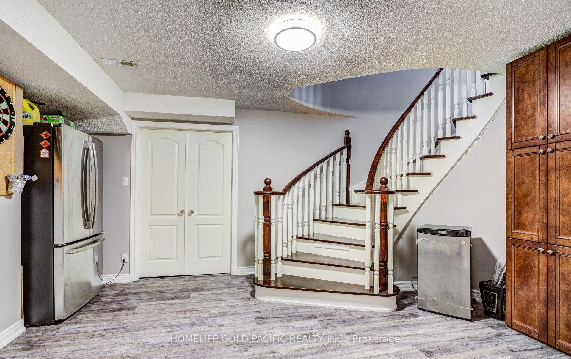 101 Clarendon Drive photo 18