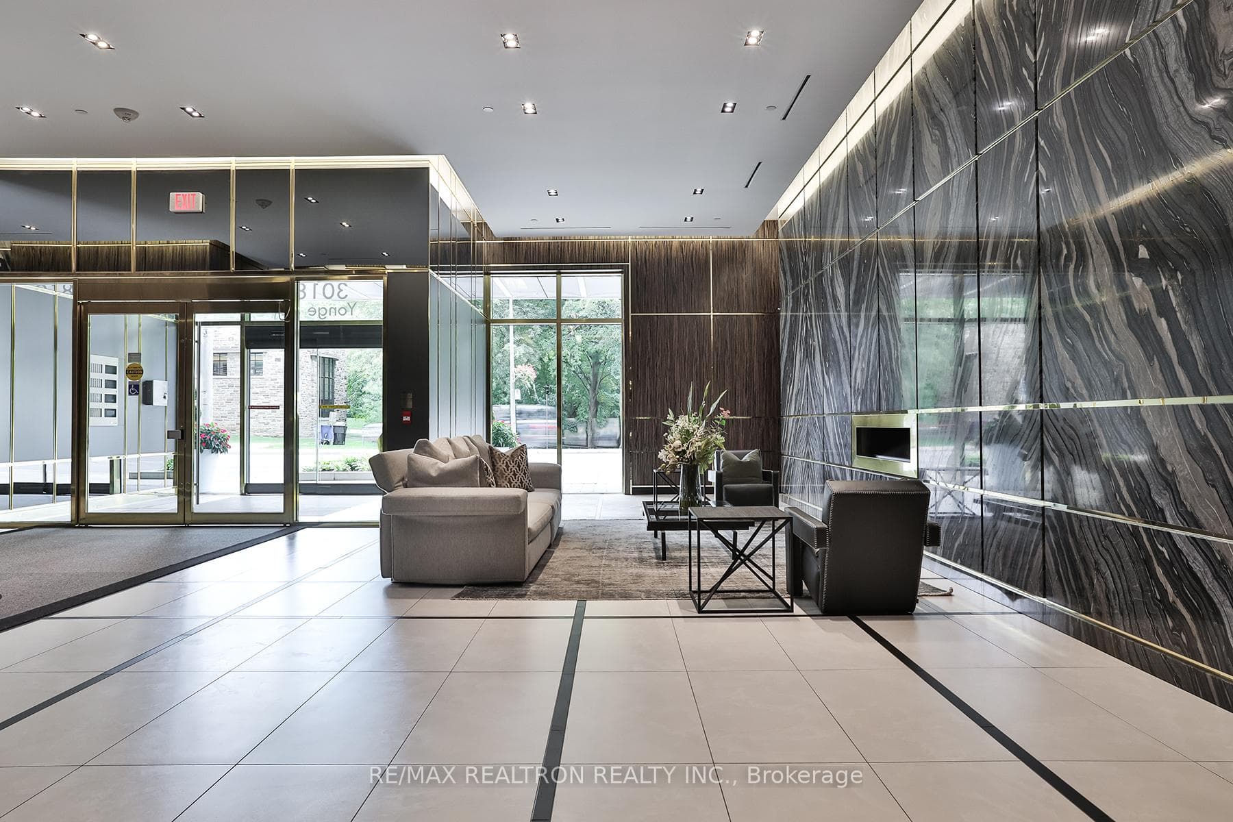 3018 Yonge Street Unit #204 photo 5