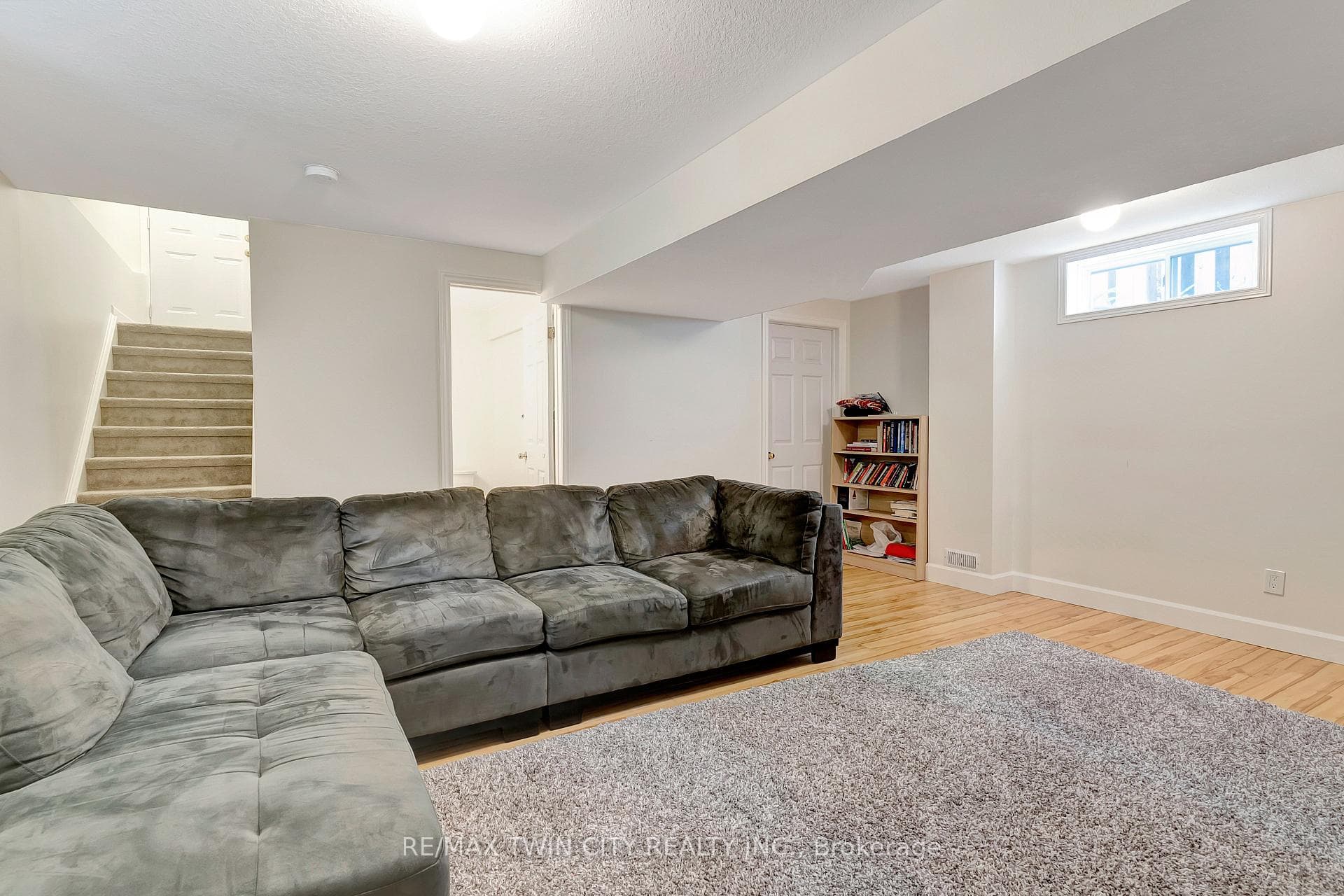 375 Oprington Place photo 25