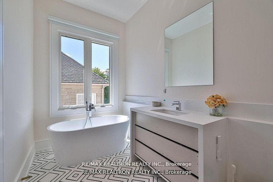 4th BR Ensuite - 4 pcs Washroom