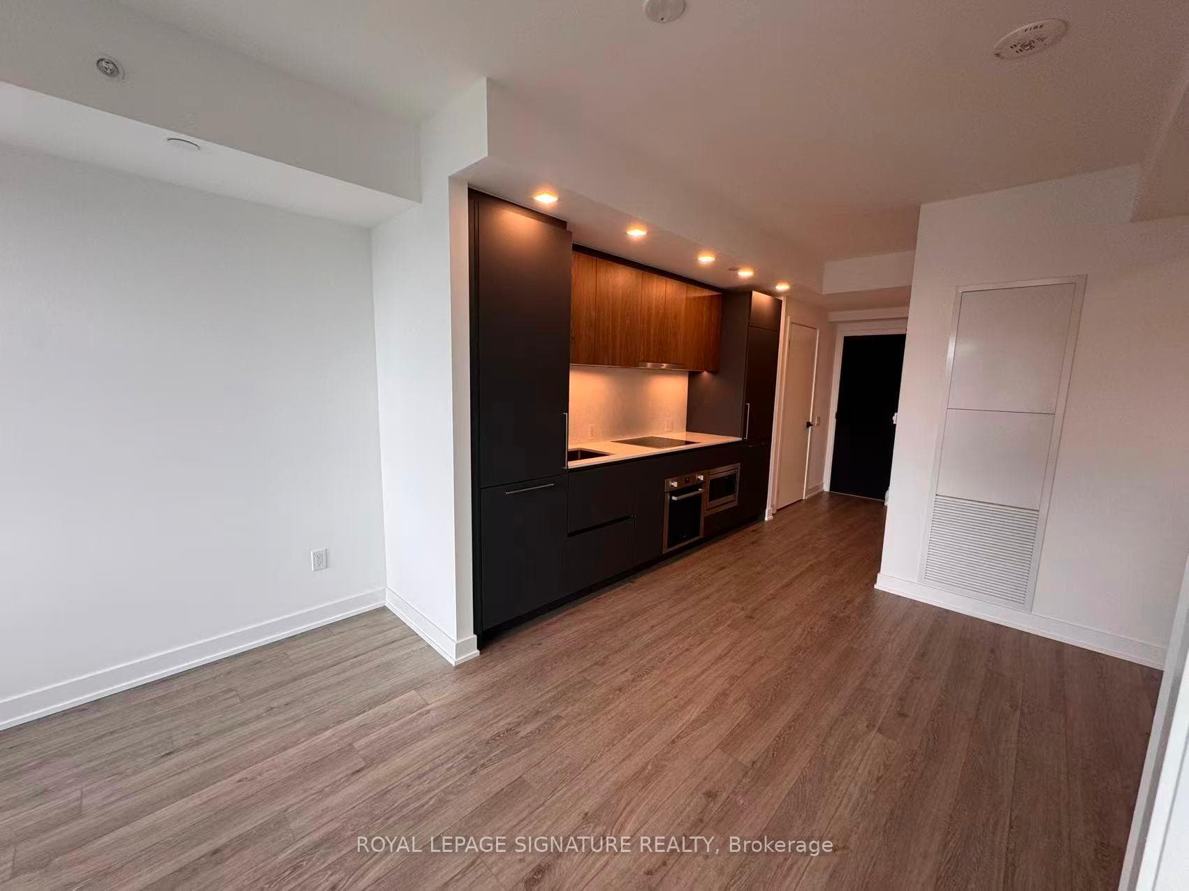 609 Sherbourne Street Unit 3001 photo 6