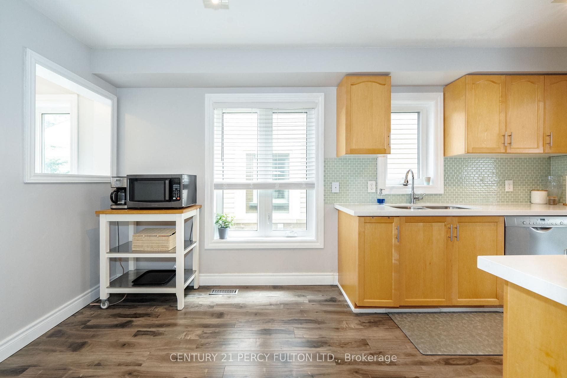 44 Eastport Drive photo 6