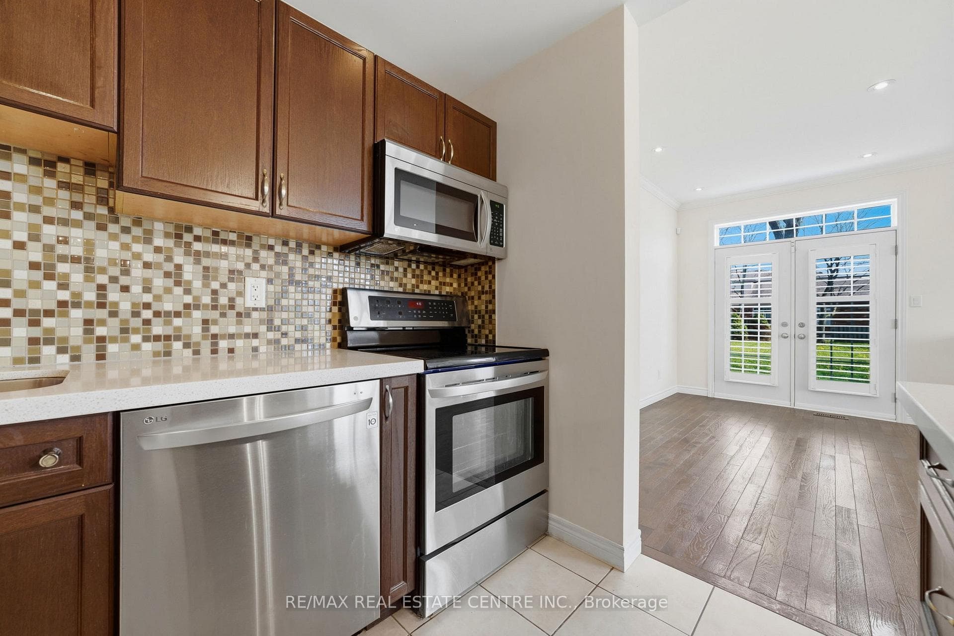 876 GOLF LINKS Road Unit 1 photo 13
