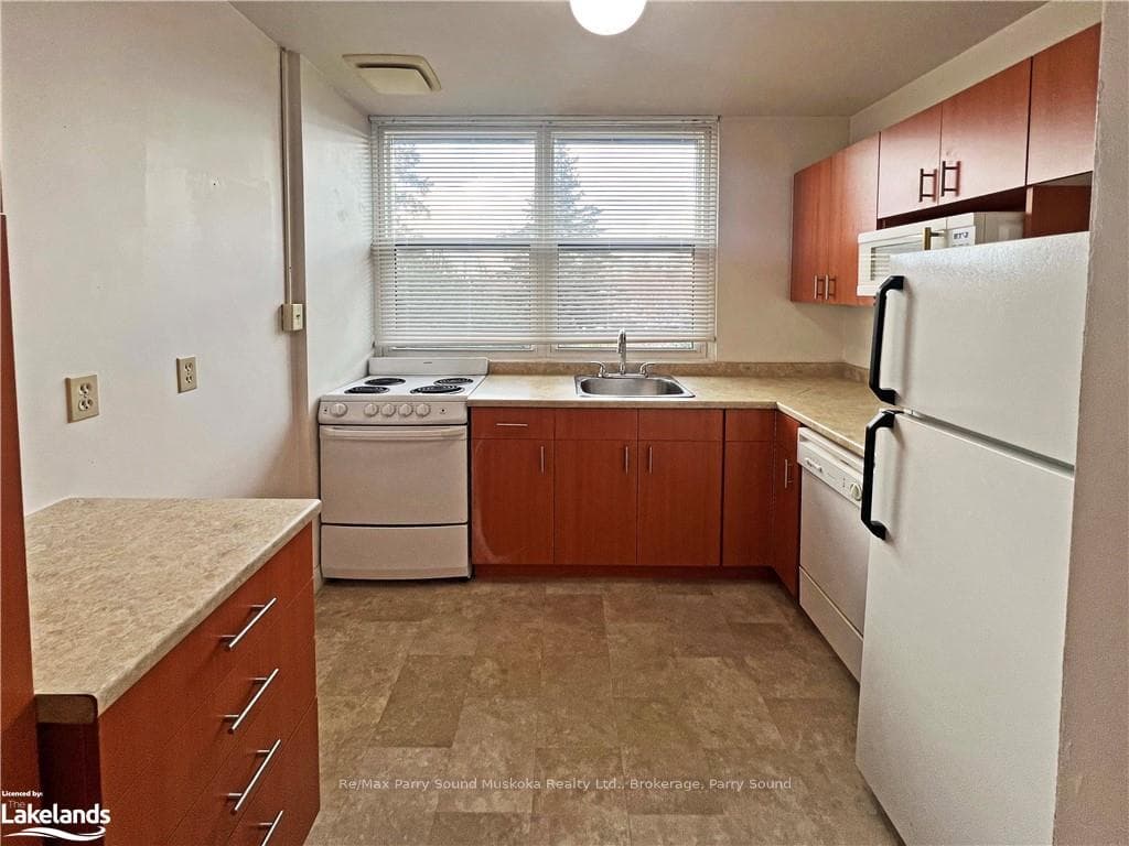 118 ISABELLA Street Unit 9 photo 5