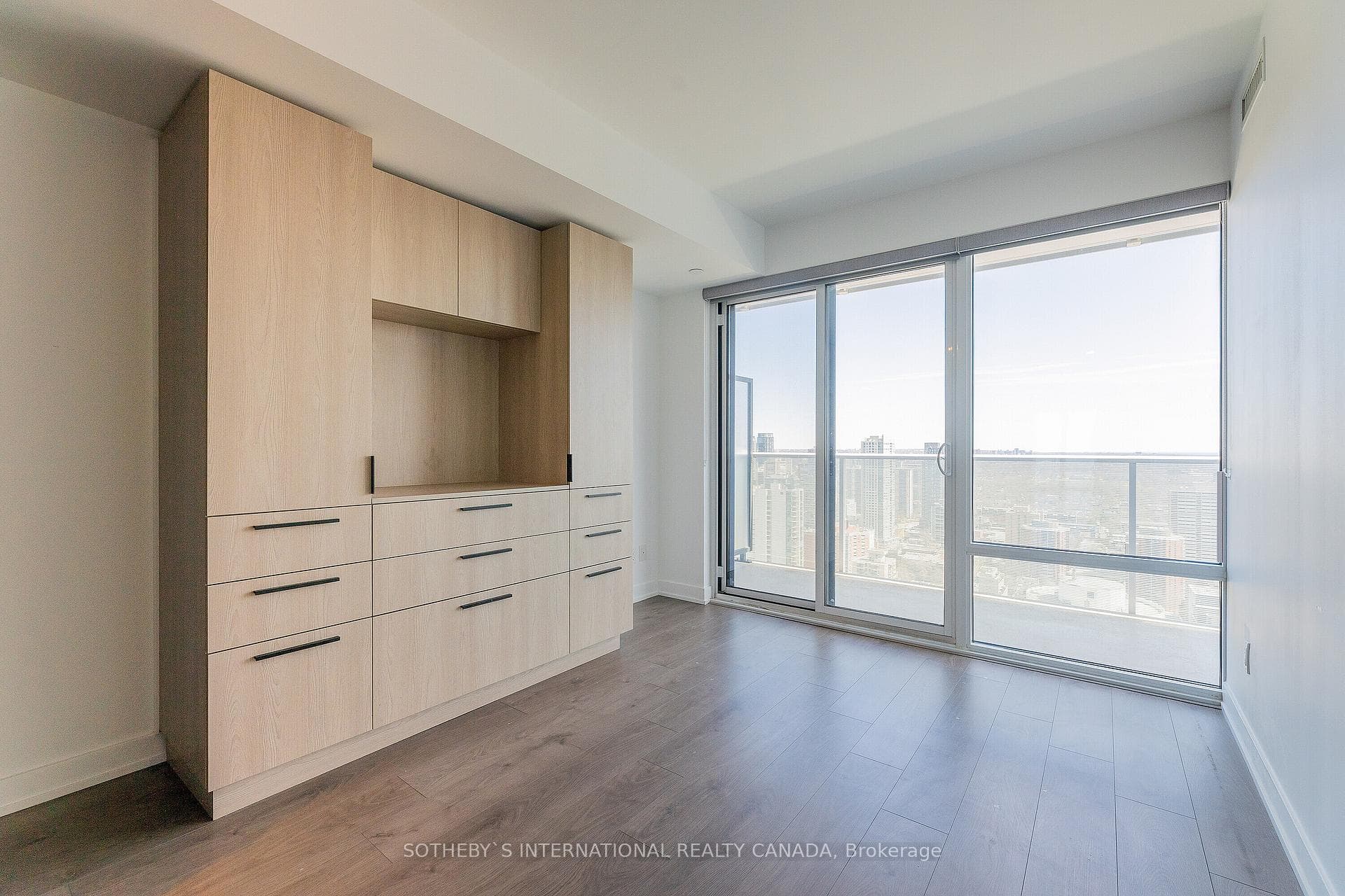 501 Yonge Street Unit 3807 photo 12