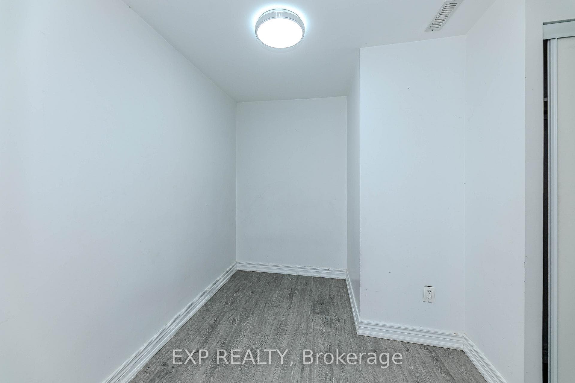 6 Sprucewood Court photo 35