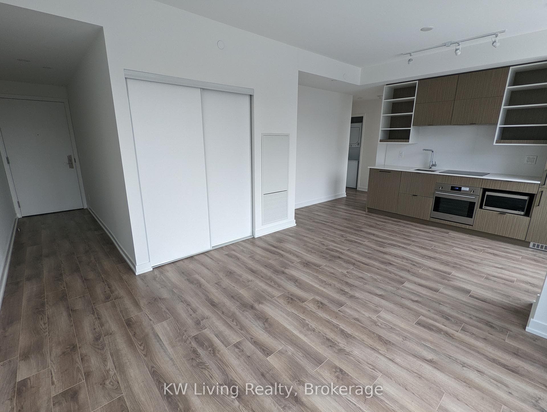 20 Edward Street Unit 602 photo 3