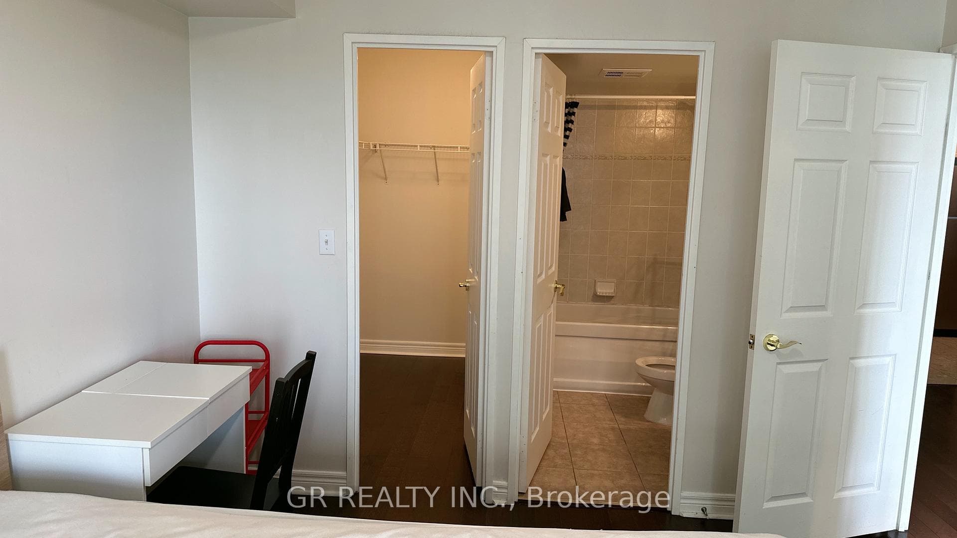 23 Hollywood Avenue Unit 1106 photo 6