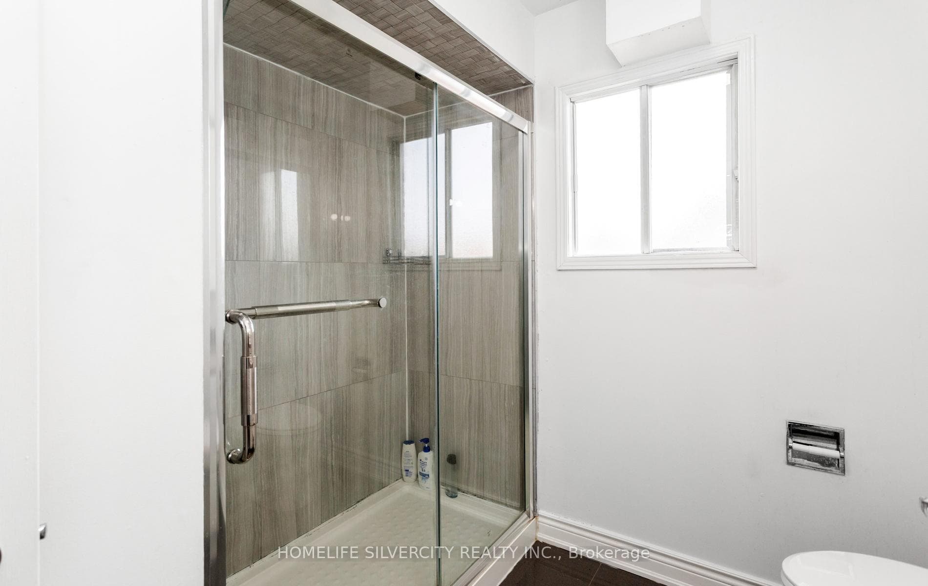 303 Hickory Circle photo 36