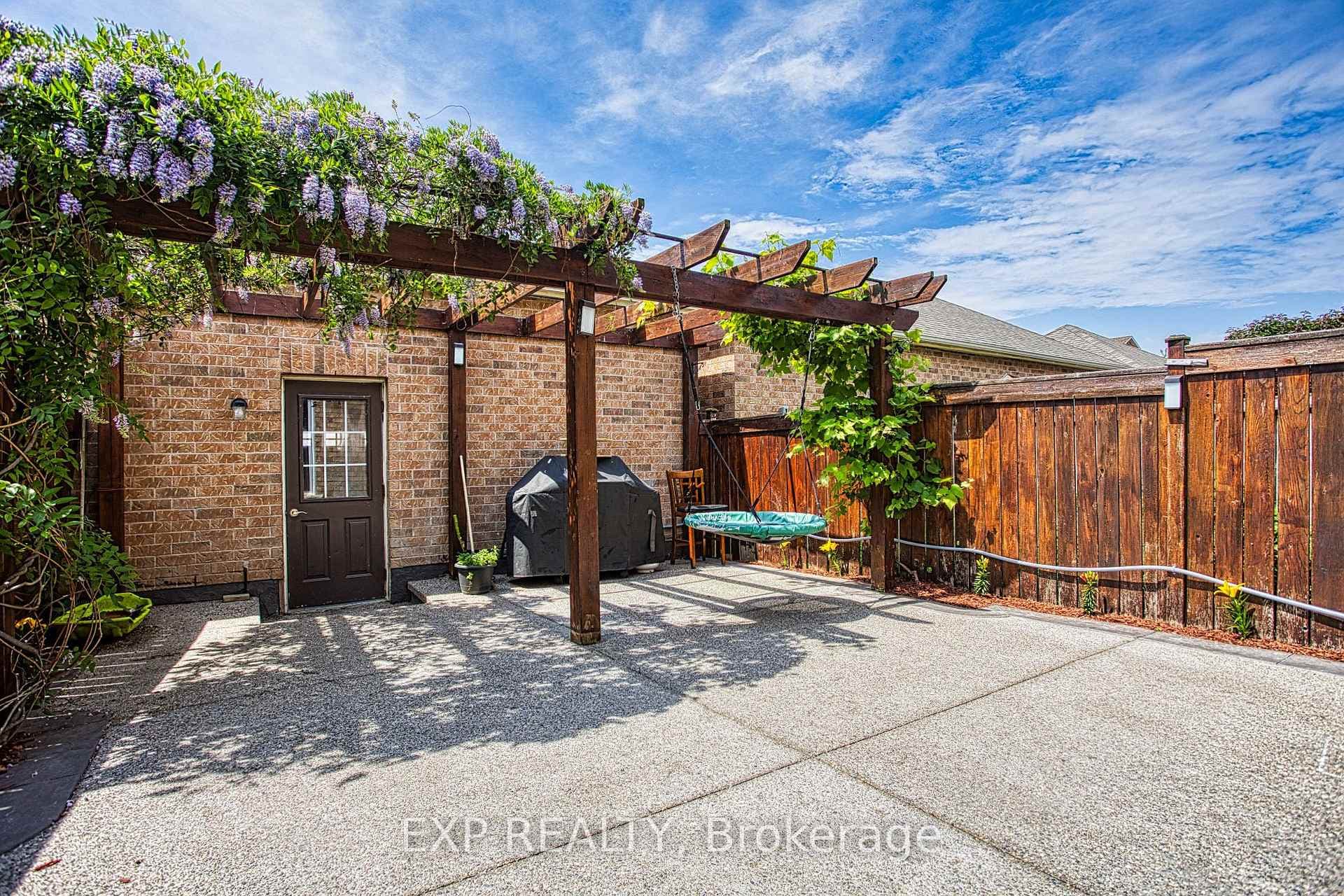 206 Springstead Avenue photo 34