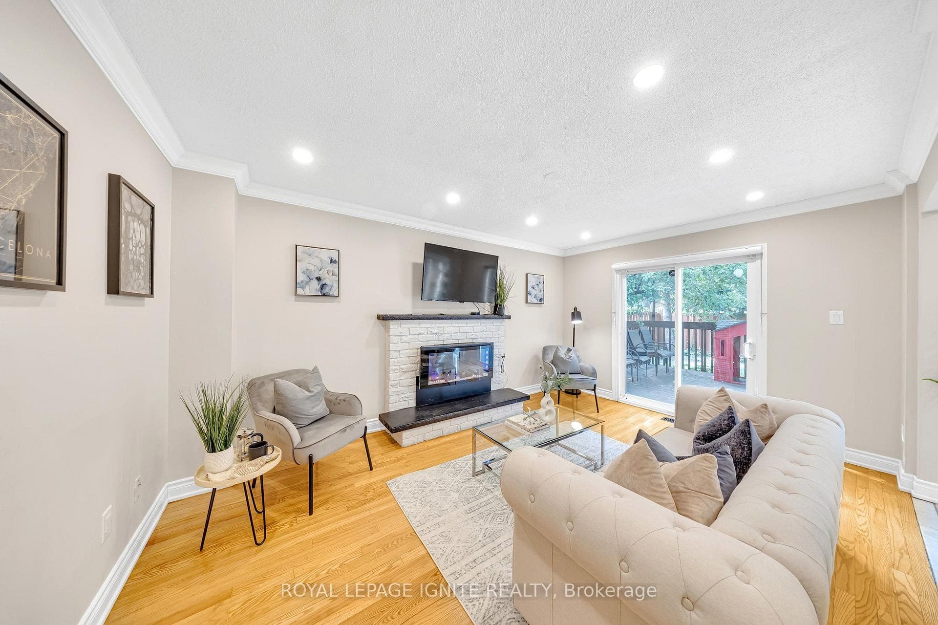 39 Saddleback Court photo 13