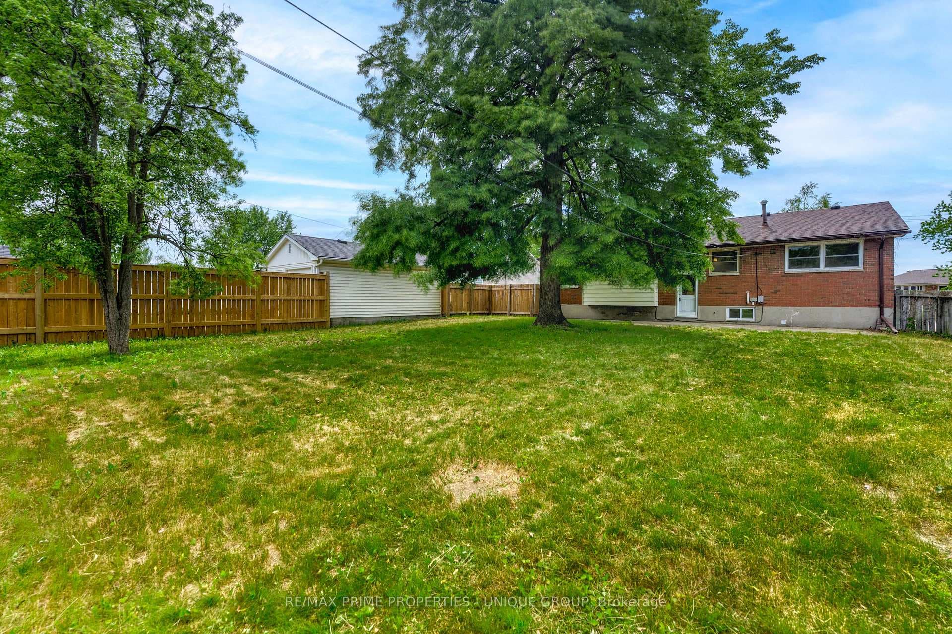 890 Hollands Avenue photo 5