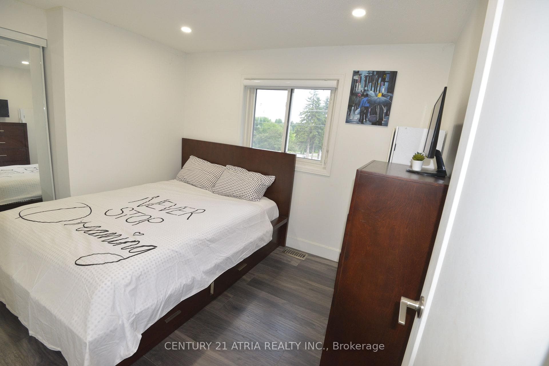 31 Carnelly Crescent photo 16