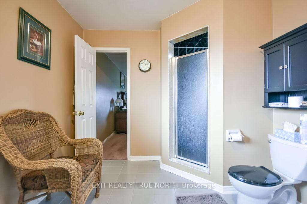 53 Etherington Crescent photo 20
