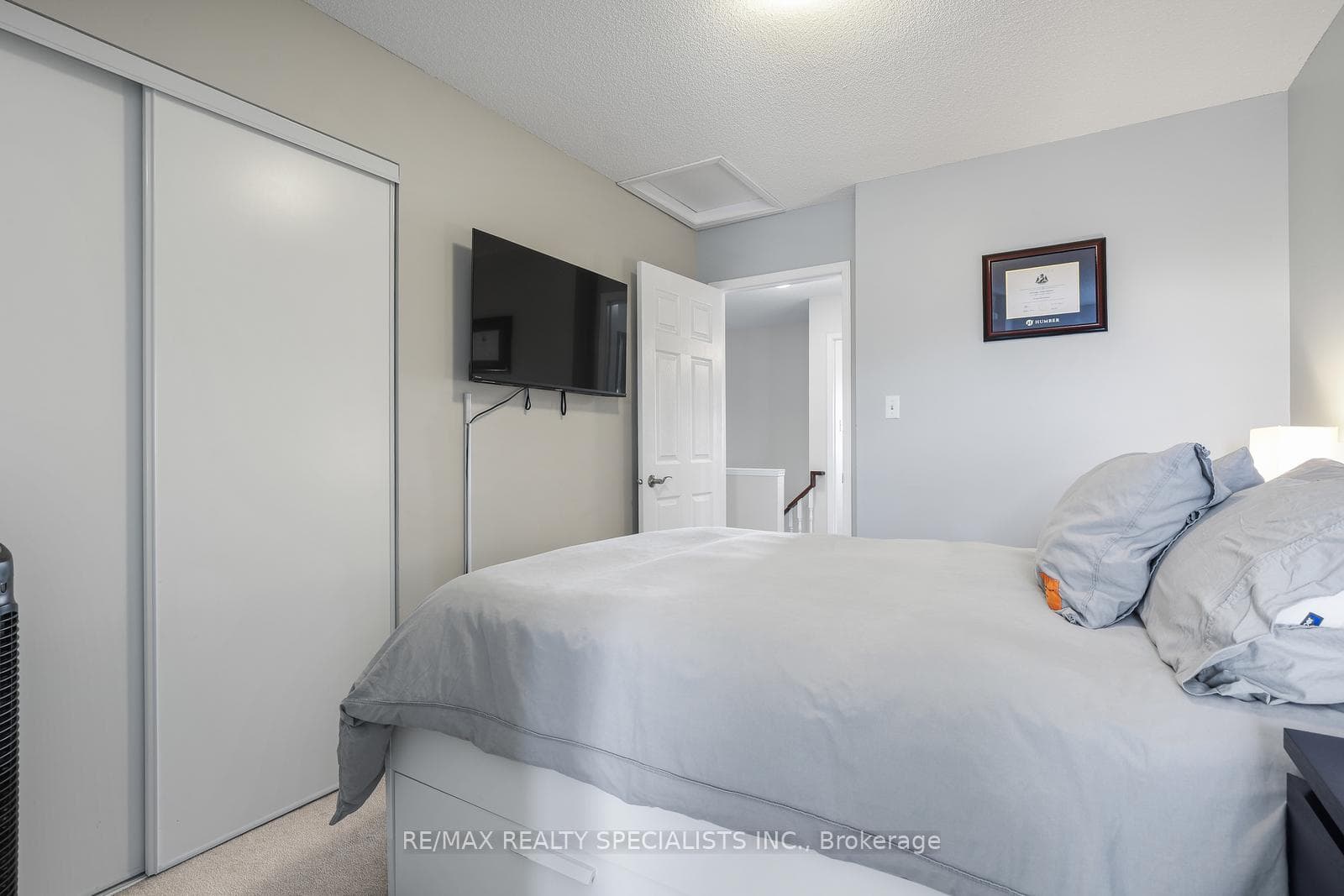 3370 Redpath Circle photo 26