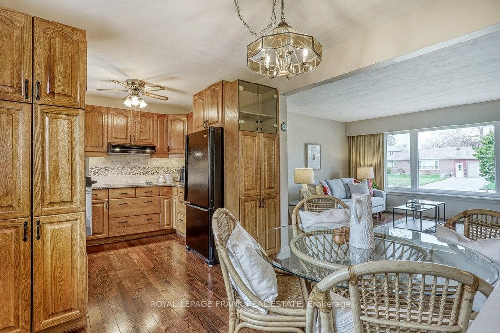 35 Georgina Drive photo 12