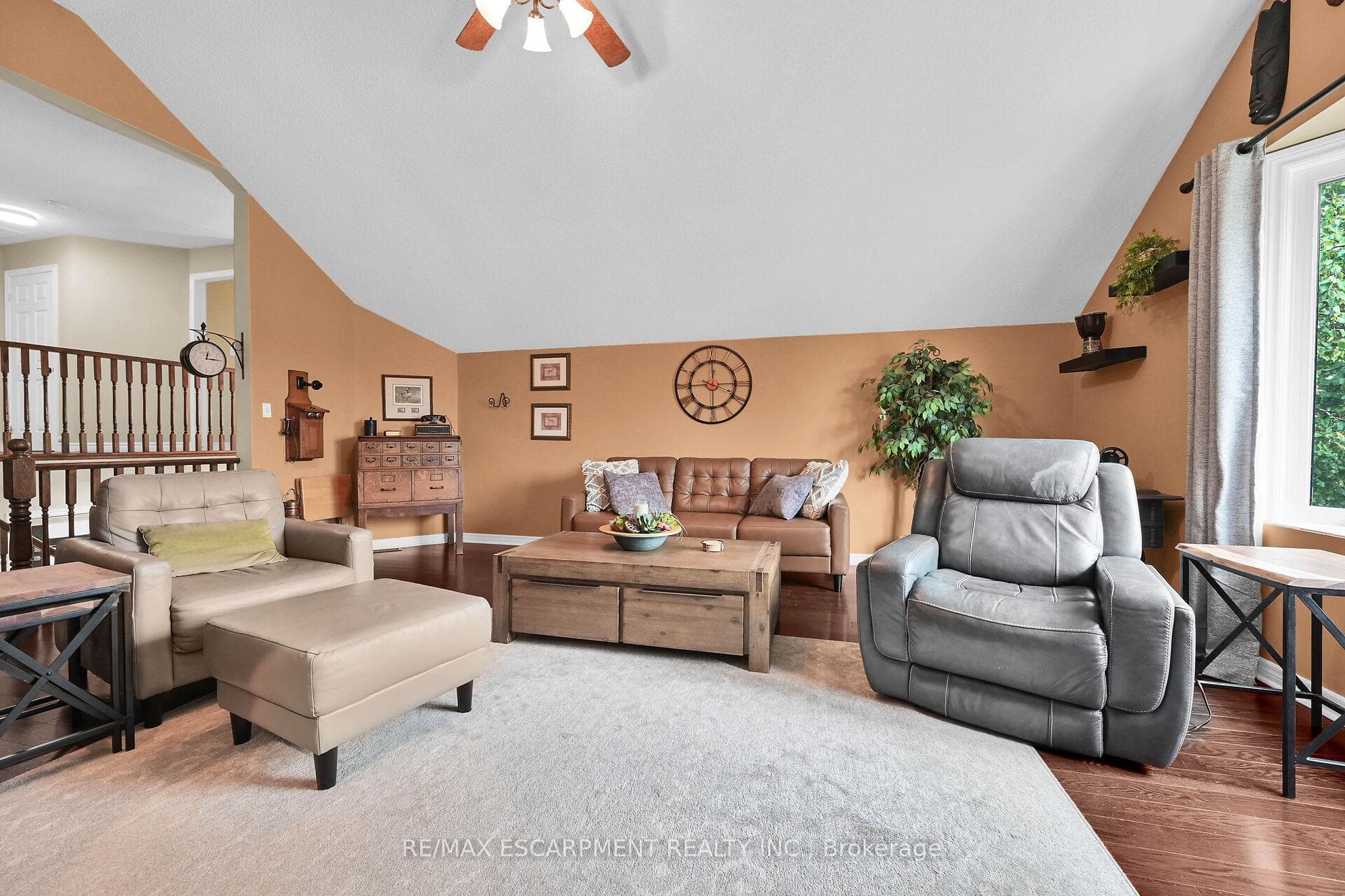 46 Redtail Crescent photo 19
