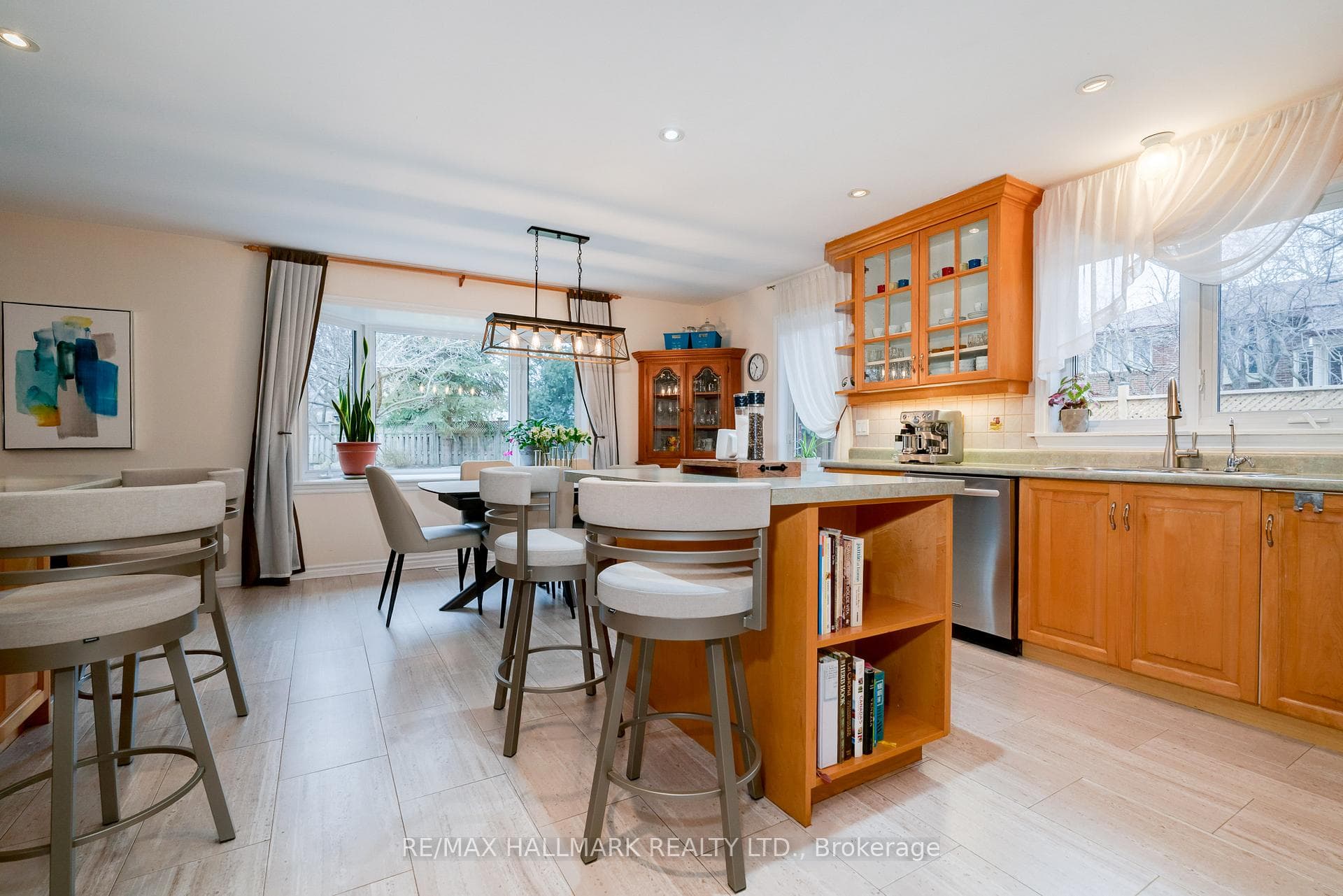 2 kitchen islands