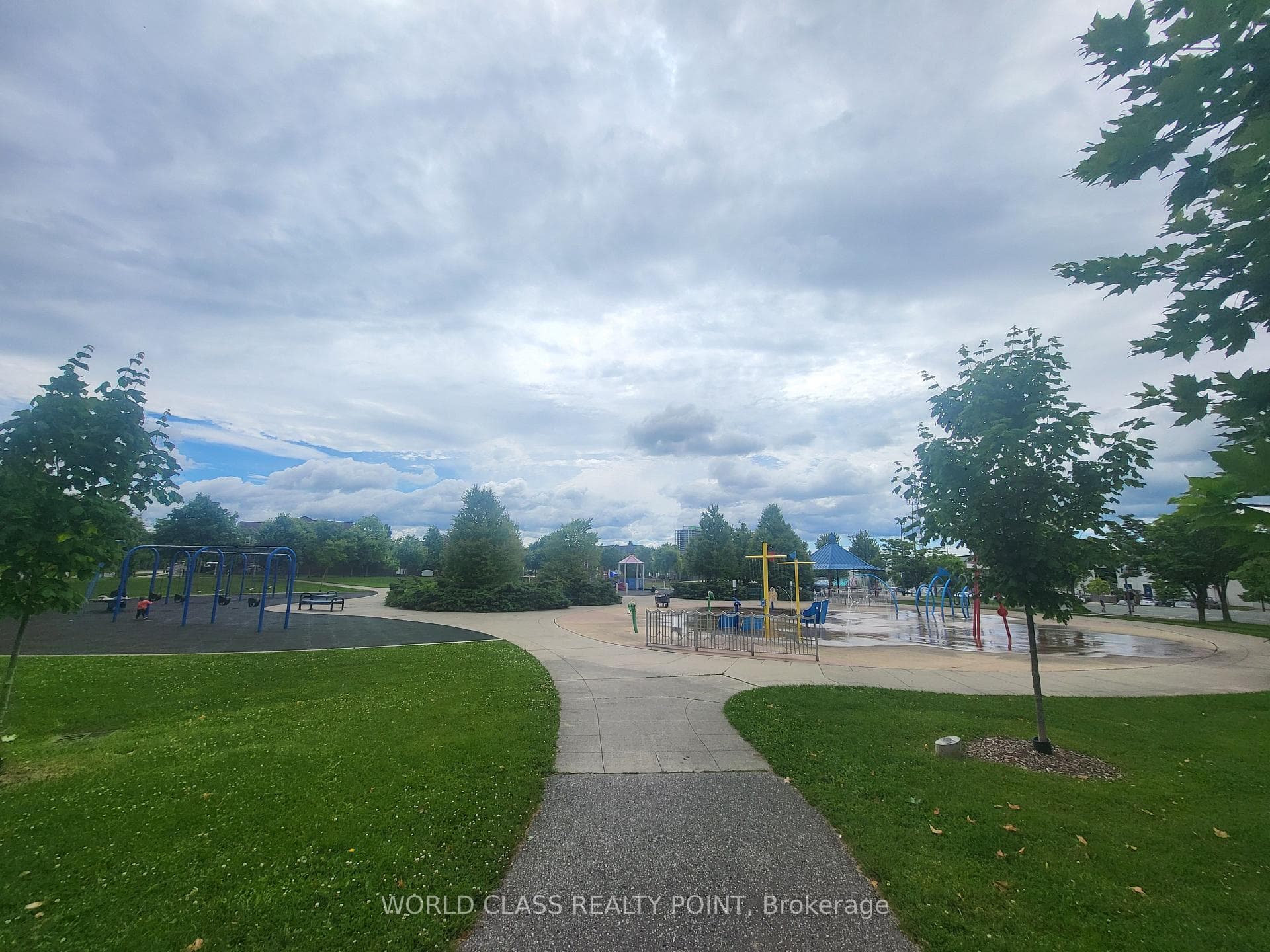 77 Robert Attersley Drive photo 38
