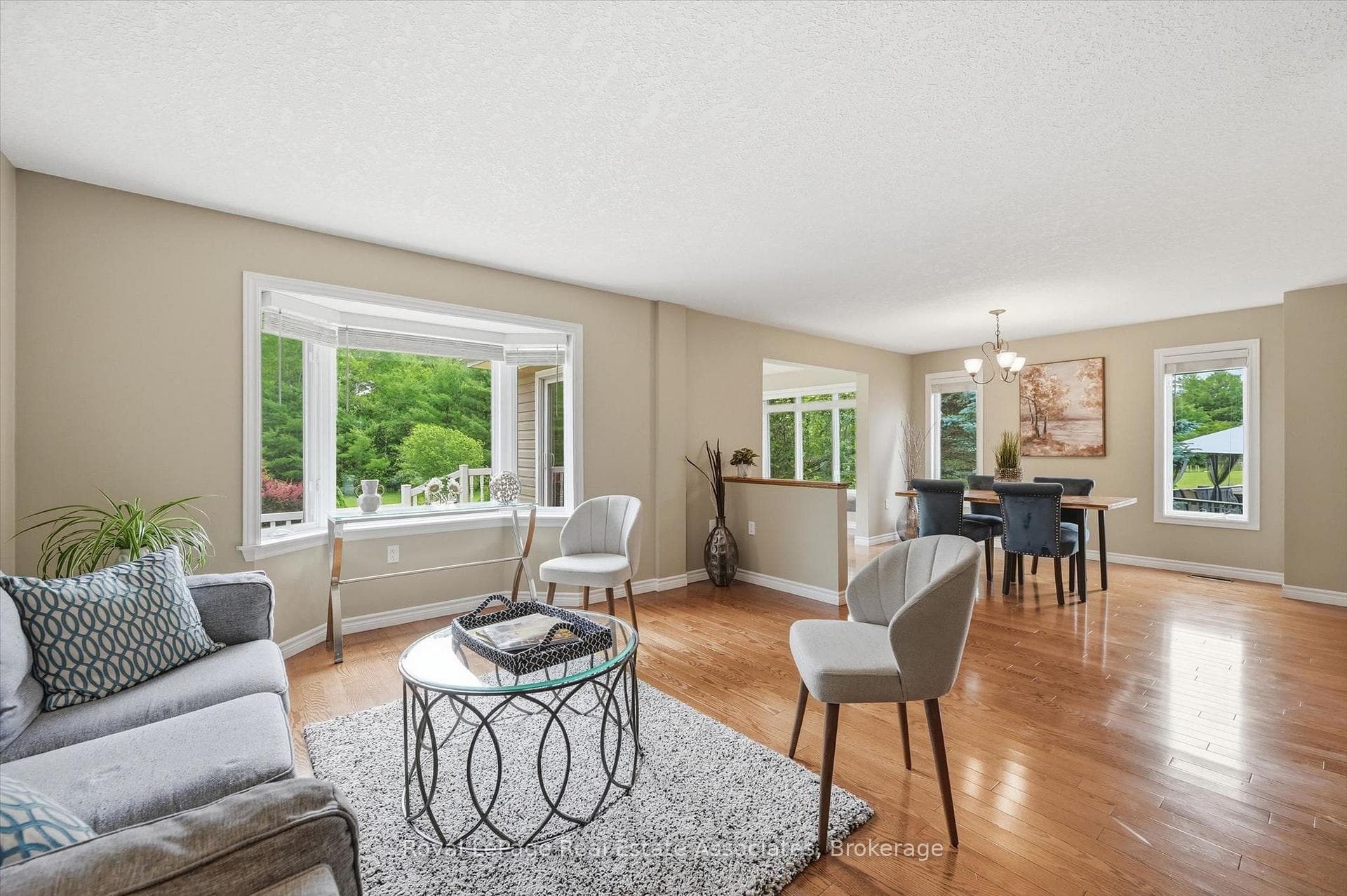 180 Glenariff Drive photo 12