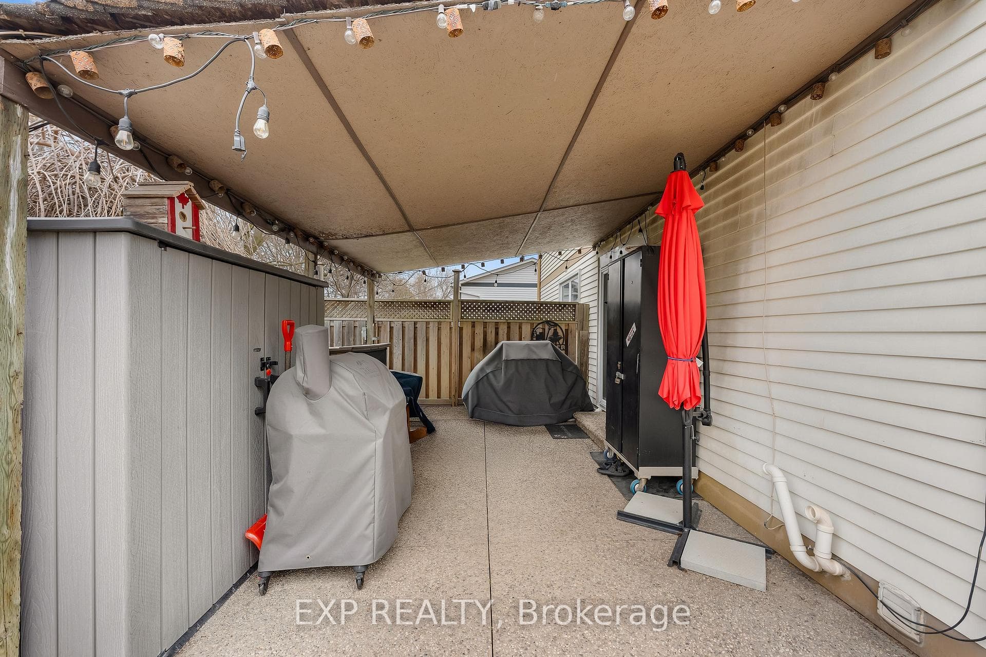 2279 Melissa Crescent photo 32