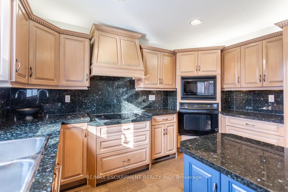 12 Lakegate Drive photo 12