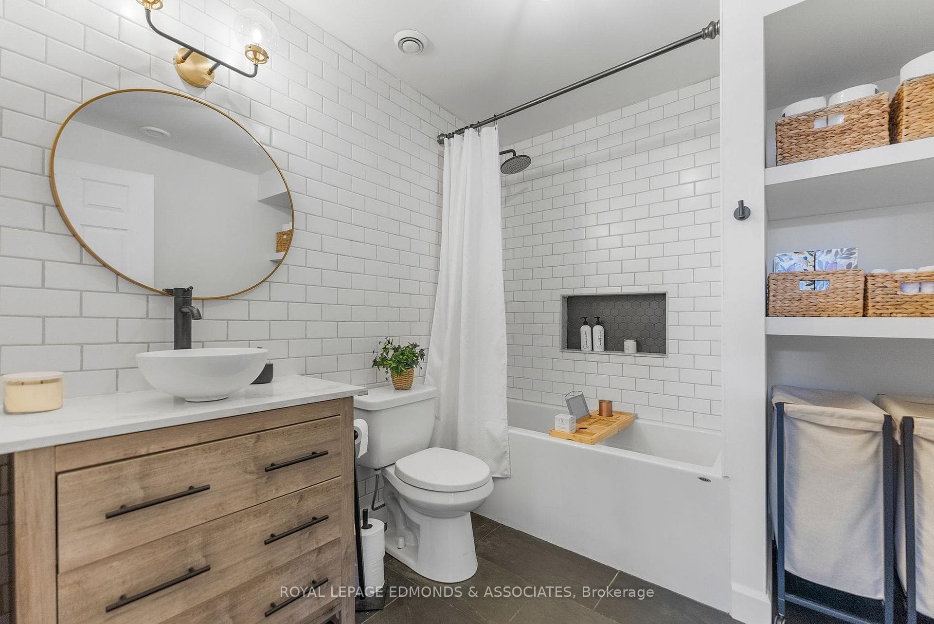 669 Fairview Avenue photo 24
