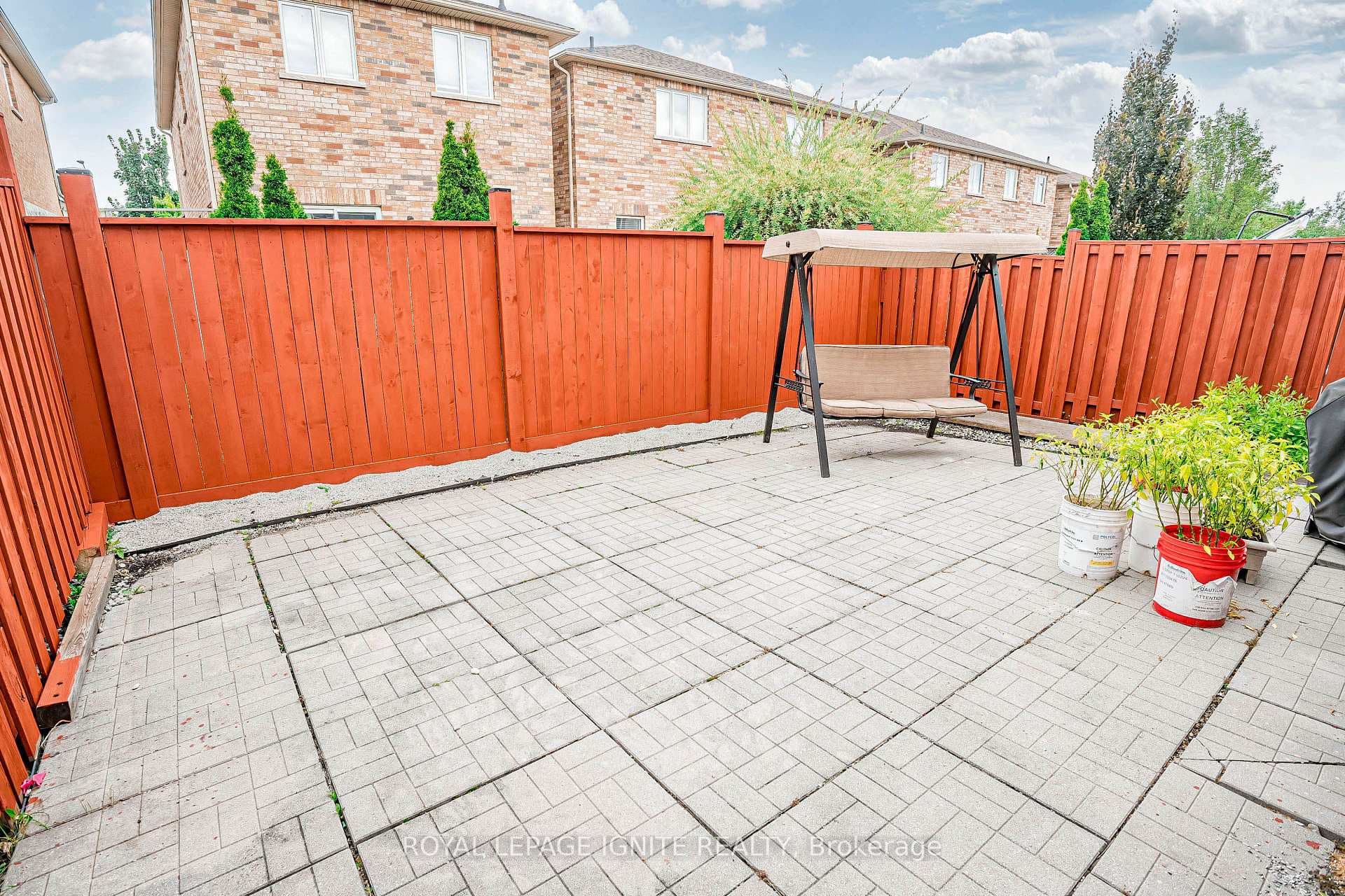 82 Laval Street photo 40