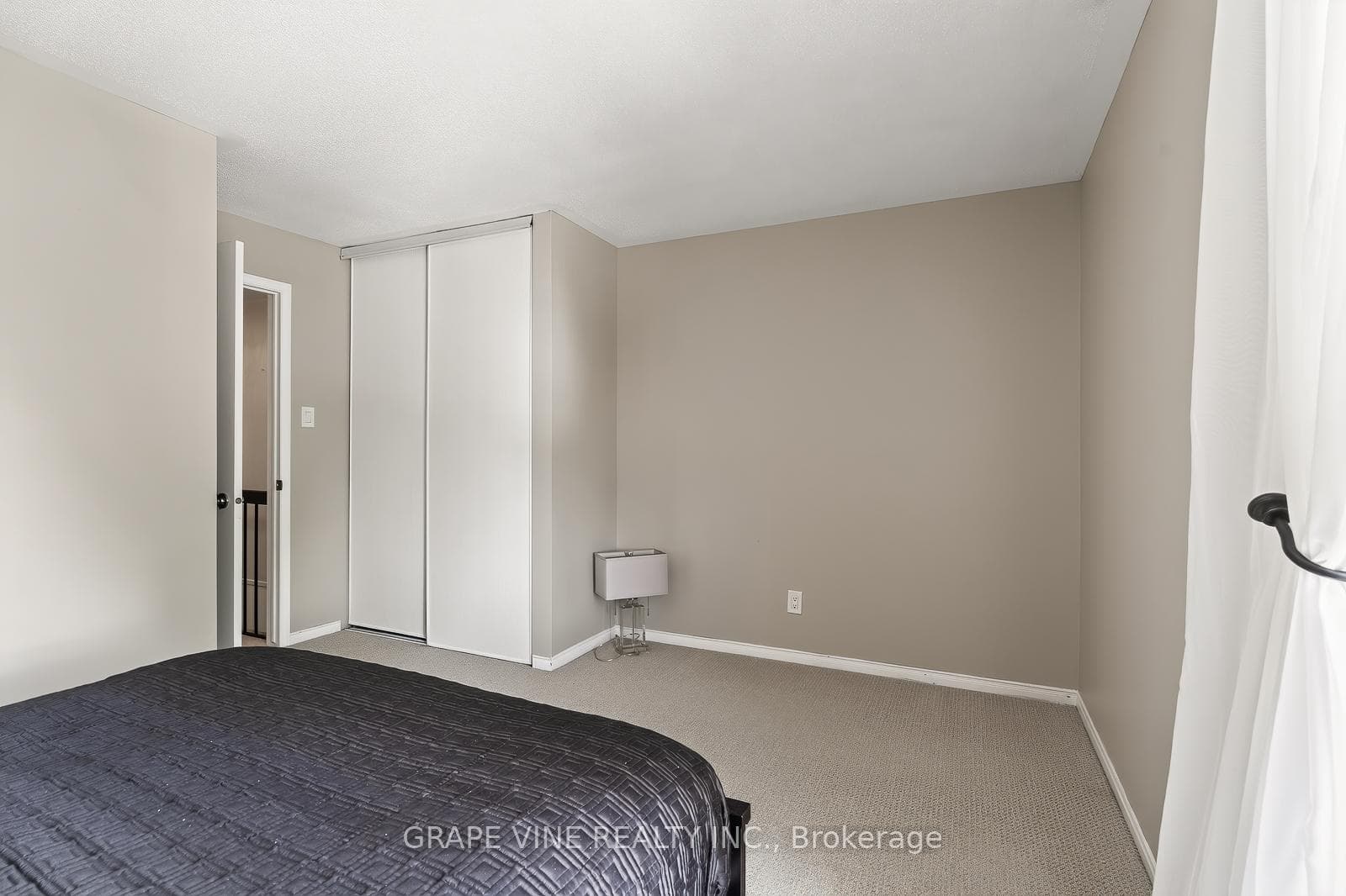 280 Bay Street Unit 14 photo 31