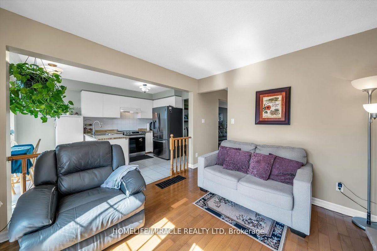 56 Fairmeadow Place photo 16