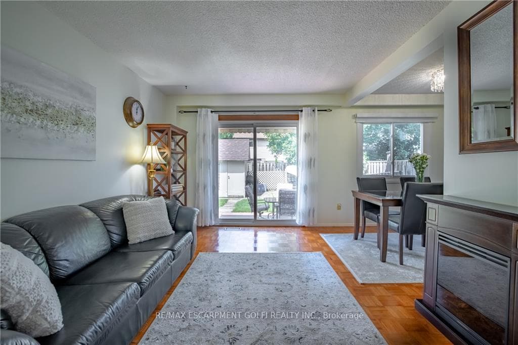 3 Vincent Court photo 6