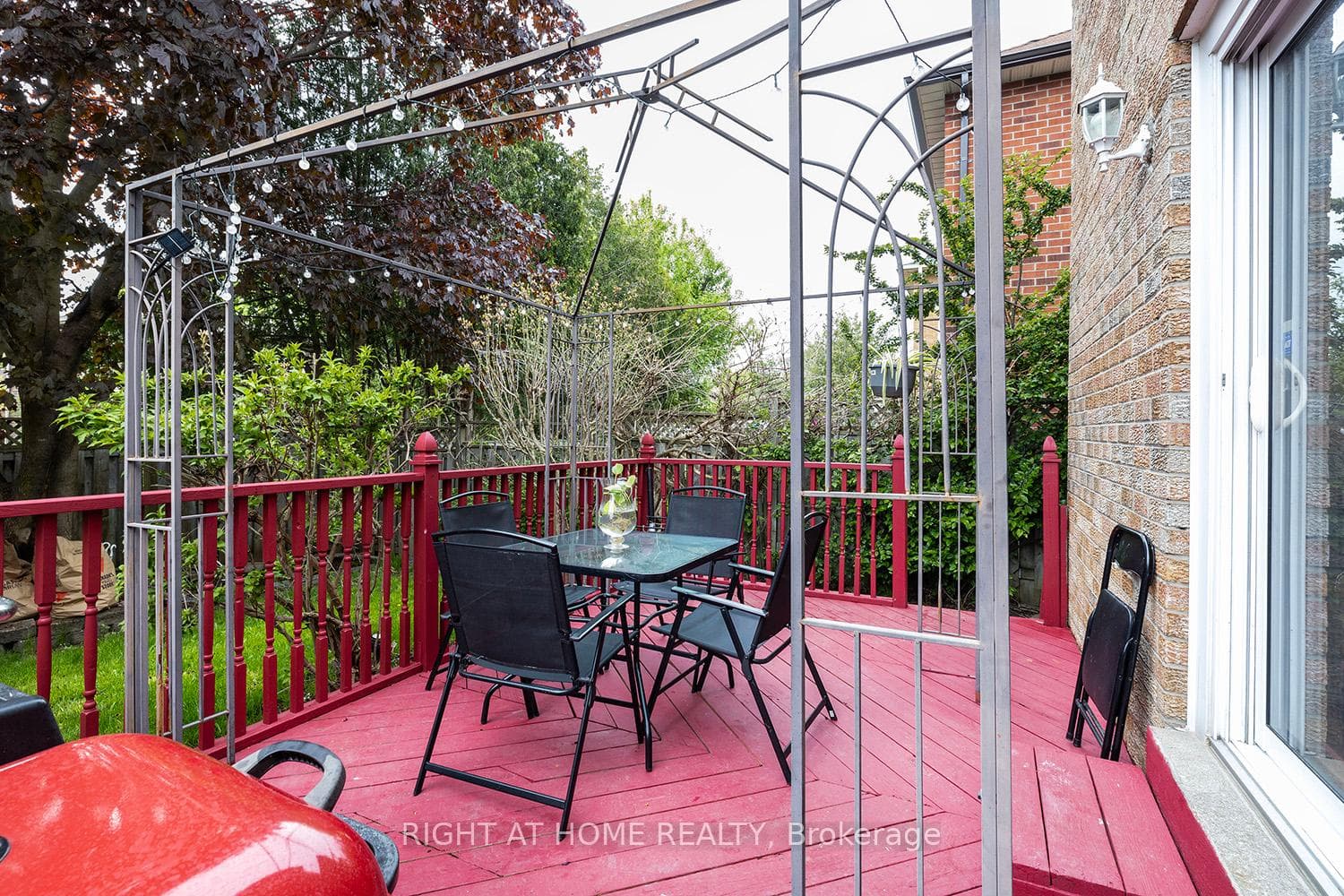 18 Tipton Crescent photo 15