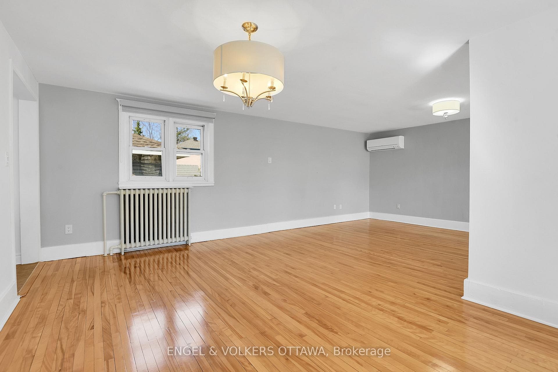 160 Crichton Street Unit A photo 4
