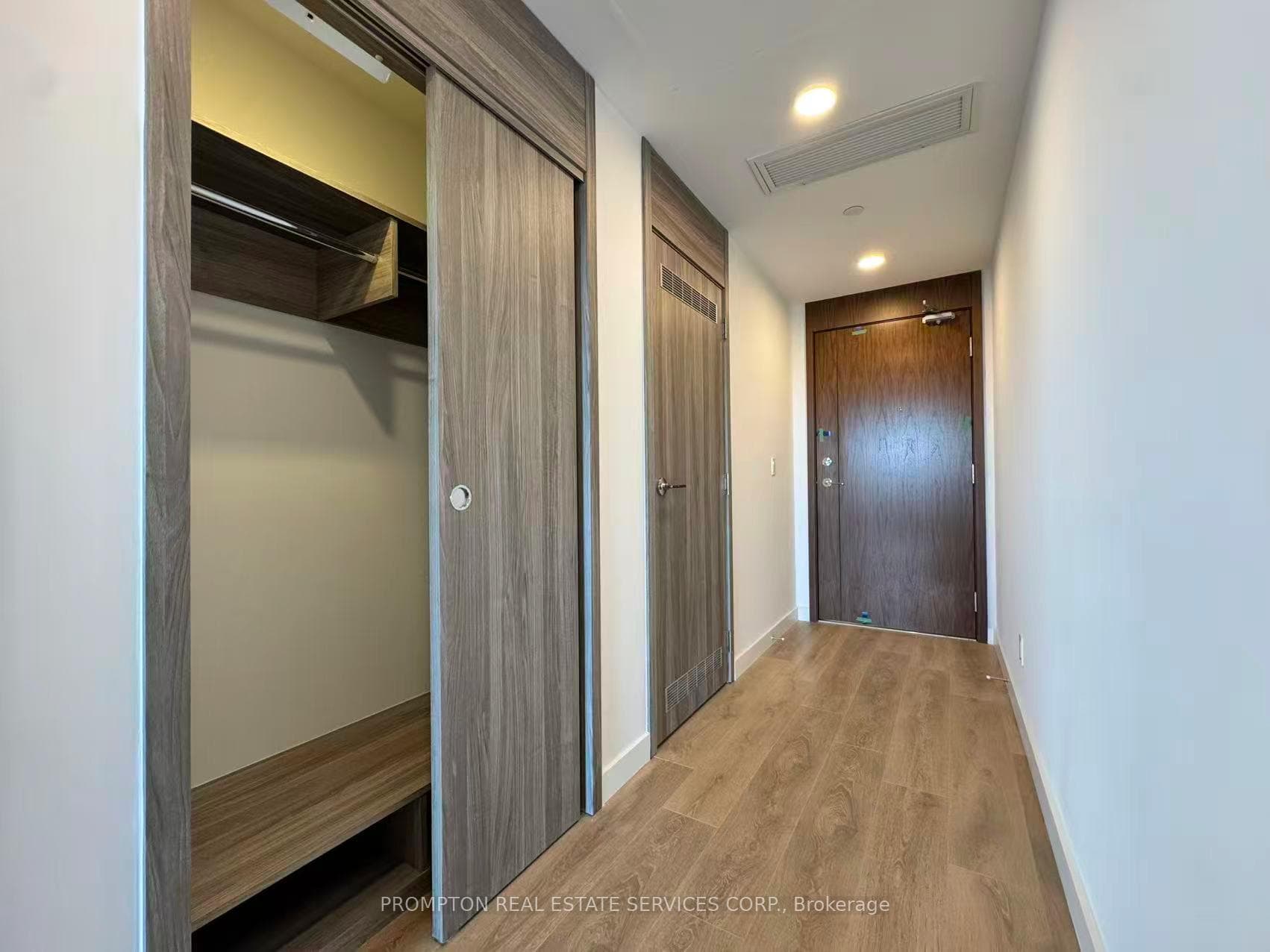 18 Esther Shiner Boulevard Unit 2301 photo 5