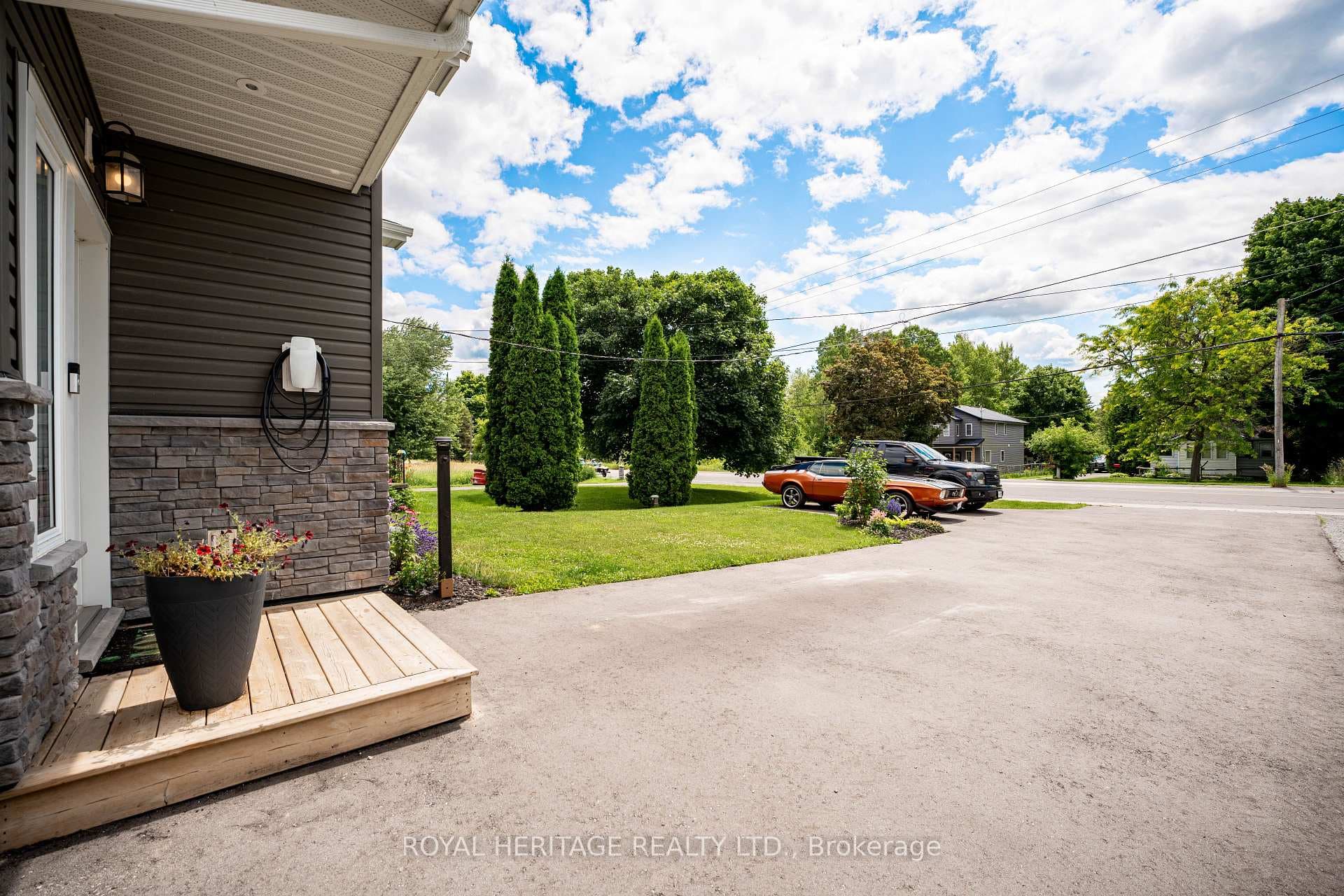 131 1/2 King Street photo 27