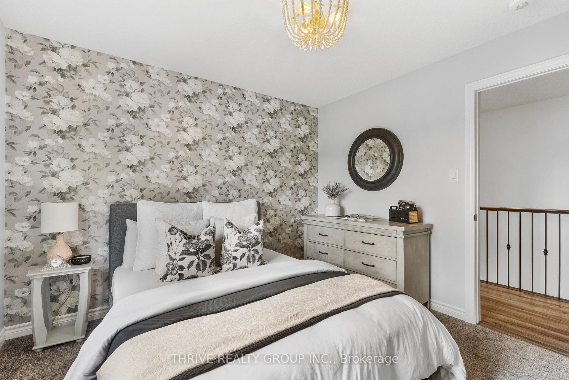 2638 Bond Street photo 26
